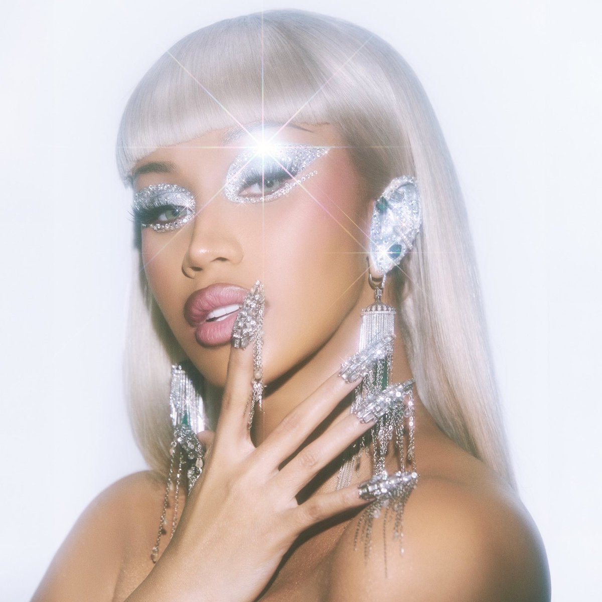PopCrave's tweet photo. Cardi B is pregnant with her 4th baby, her first with boyfriend Stefon Diggs:

"I'm having a baby with my boyfriend Stefon Diggs. I've been putting in all this work, but I'm doing all this work while I'm creating a baby." https://t.co/EmLJIBgxiq