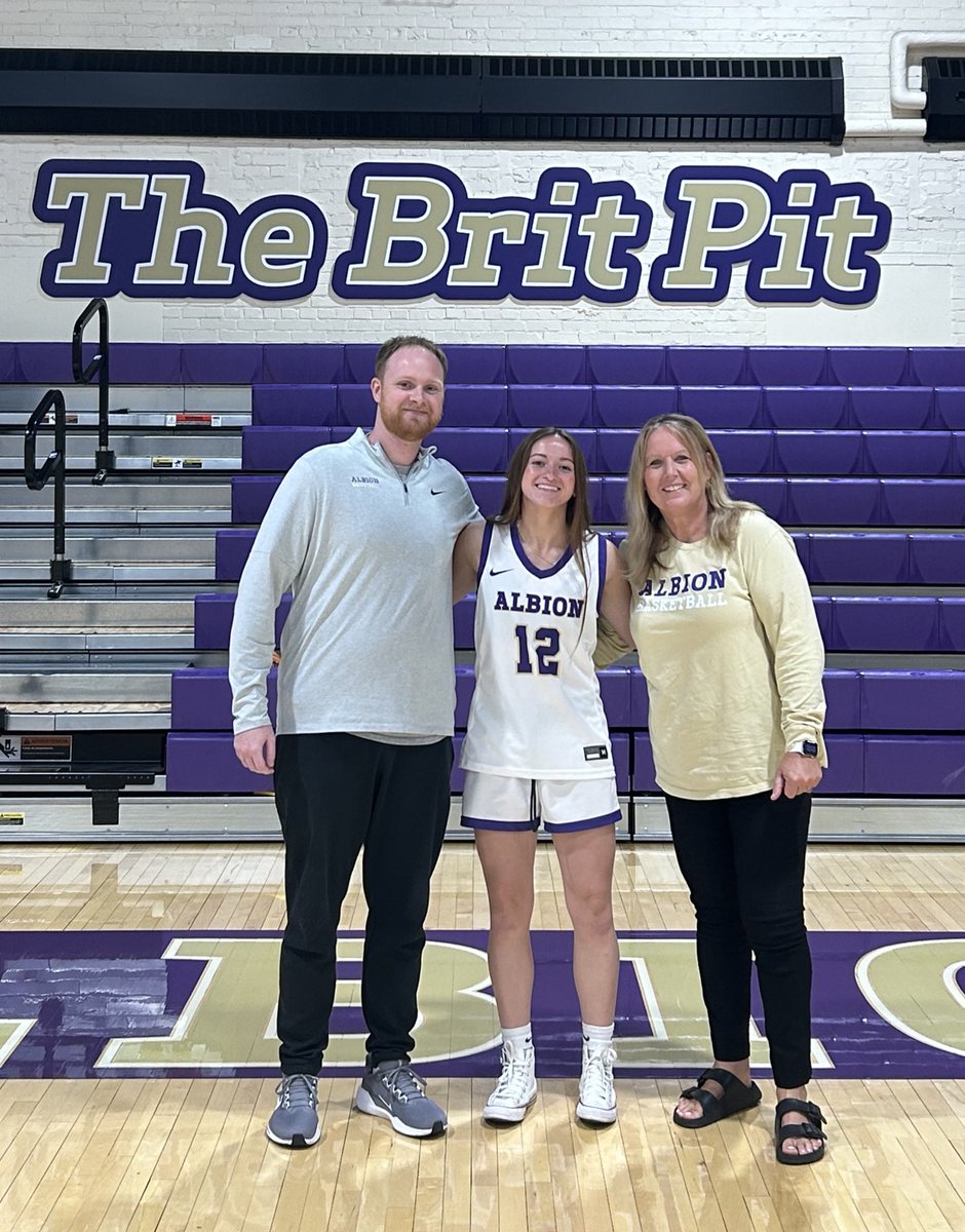 BCovert22's tweet photo. I am blessed to receive an offer from @AlbionWBB. Super excited and wanted to thank @CoachdCarden and @CoachEvanMetz for an incredible visit yesterday. It was so much fun.  @ClarkstonGBB @gobrits https://t.co/qWkax0NiEM