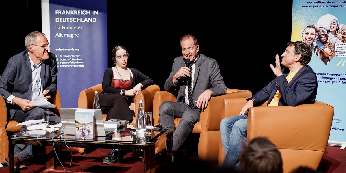 Anknüpfend an Stephan Klemms Buch "Tour de France: Kein Berg zu hoch, kein Weg zu weit" sprachen sie mit Moderator Ulrich Pfeil über die - deutsch-französisch geprägte - Historie der Tour, die anhaltende Begeisterung um das riesige Sportereignis &amp; heutige Herausforderungen.
