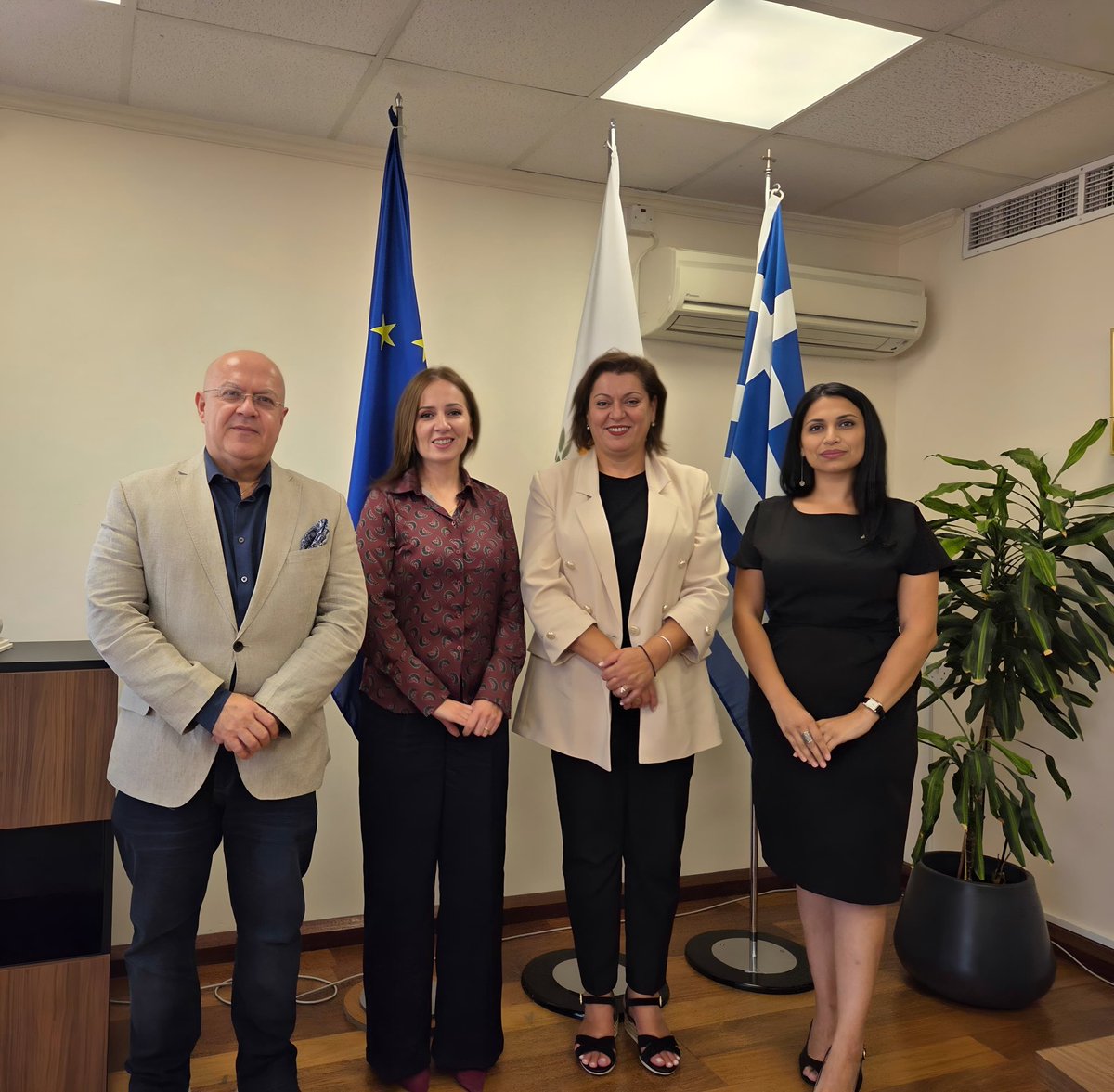 On Sept 17, Ambassador <a href="/itorgomian/">Inna Torgomyan 🇦🇲</a> 🇦🇲was received by <a href="/MichaelidouAth/">Athena Michaelidou</a> Minister of Education, Sport and Youth of Cyprus 🇨🇾
Prospects of joint programs, opportunities for expanding legal framework were discussed.
Importance of realising potential in  bilateral agenda was emphasized.
