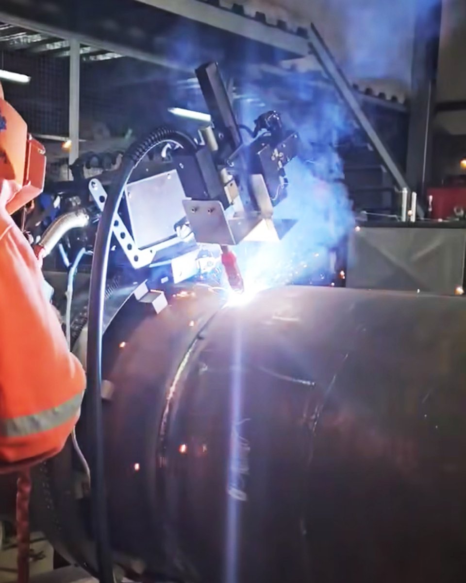 BugOSystems's tweet image. #WeaveWednesday Experience precision, productivity, & code compliance with the Universal BUG-O-Matic—a welding carriage built for unmatched consistency on pipes and cylinders. Automate welds, reduce costs, and empower your team to deliver flawless results every time. #BugoSystems