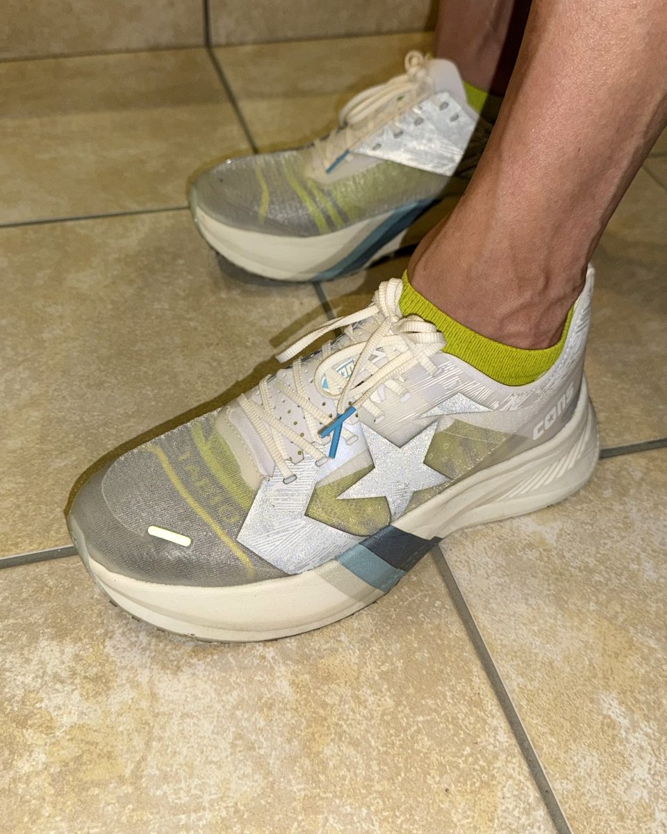 夜の60分ジョギング🏃🏻‍♂️ 初代3itsukaシューズ久々に履いたけど