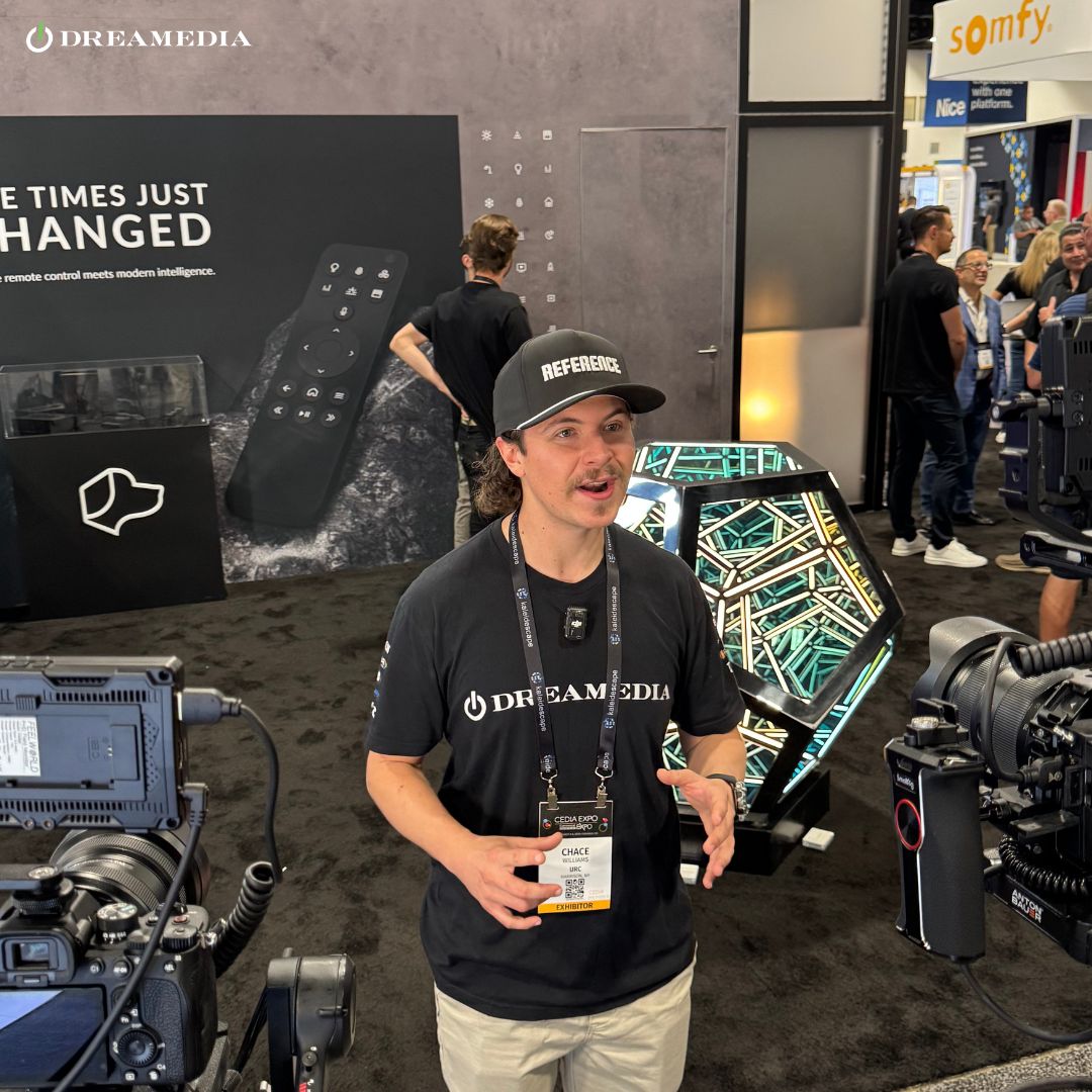 DreaMediaAV's tweet image. Chace getting hands-on with Josh.ai, this is the future of control.

#joshai #smarthometech #voicecontrol #homeautomation #futureofliving #smartcontrol #avintegration #connectedhome #hometech #cediaexpo