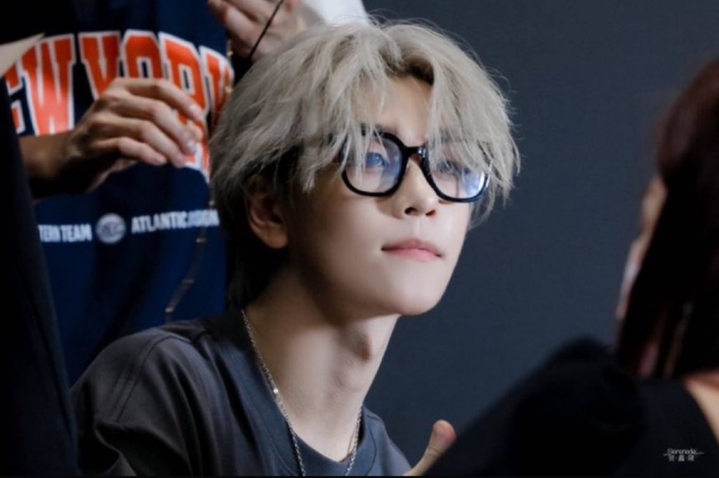 シンロンペンの
「命に直結ネキ」好きすぎる❤️
(ただ本当に同意です…！！！！)

シンロンのチッケムコメント、
大量の愛に溢れて、全員深めに沼ってるので、
いいね押しつつ眺めるのオススメです！

#シンロン  #ホーシンロン  #XINLONG  #HEXINLONG  #씬롱  #허씬롱  #贺鑫隆 #鑫隆