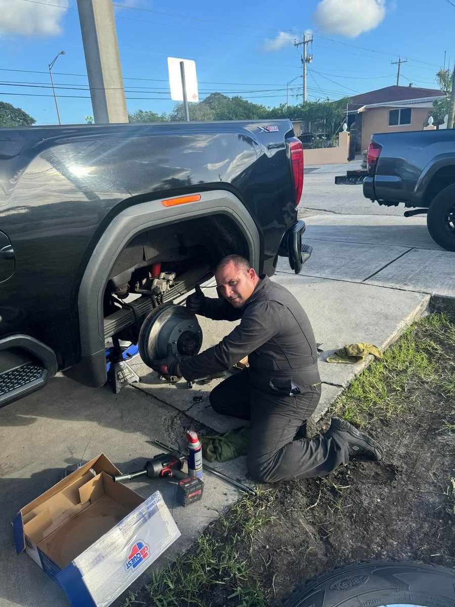 Mechanic 👨‍🔧 at work
