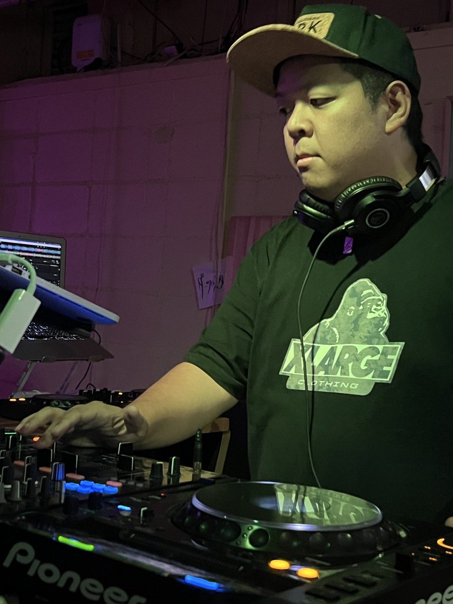 この前DJしてたところ撮ってもらってた🍕
久しぶりにCDJ触ったからやり方忘れてた😇