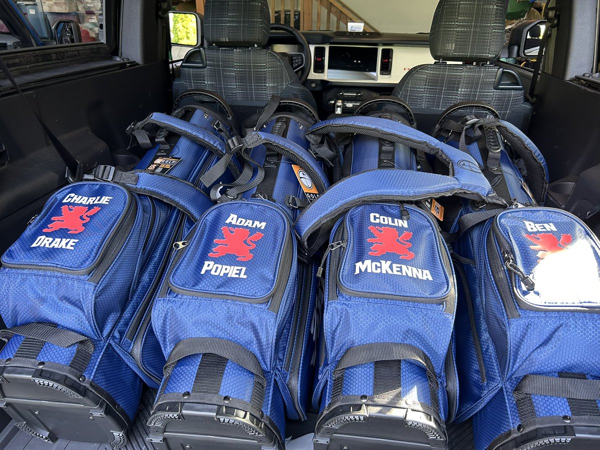 Shout out to <a href="/OleGolfCoach/">Coach Jack Halpin</a> for the referral and instructions on how to order the JV Boys <a href="/SaintViatorGolf/">Saint Viator Boys Golf</a> golf bags. <a href="/golfteampro/">Golf Team Products</a>  did an excellent job, and the boys were over the 🌙 with excitement! #GoLions 🦁🏌️‍♂️