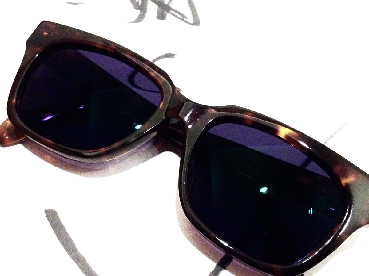 舘ひろしクラフトマンデザインサングラス