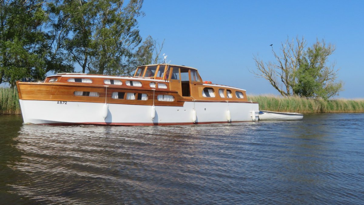 ALERT:   ☀️☀️HEATWAVE heading this way from tomorrow!

Give Martham Boats a call TODAY and BOOK a boat⛵️🛥️ with us from tomorrow or Friday to MAKE THE MOST of the GLORIOUS WEATHER heading this way!

Don't YOU deserve a 🐞🌳BROADS ESCAPE?

01493 740249
marthamboats.com😀