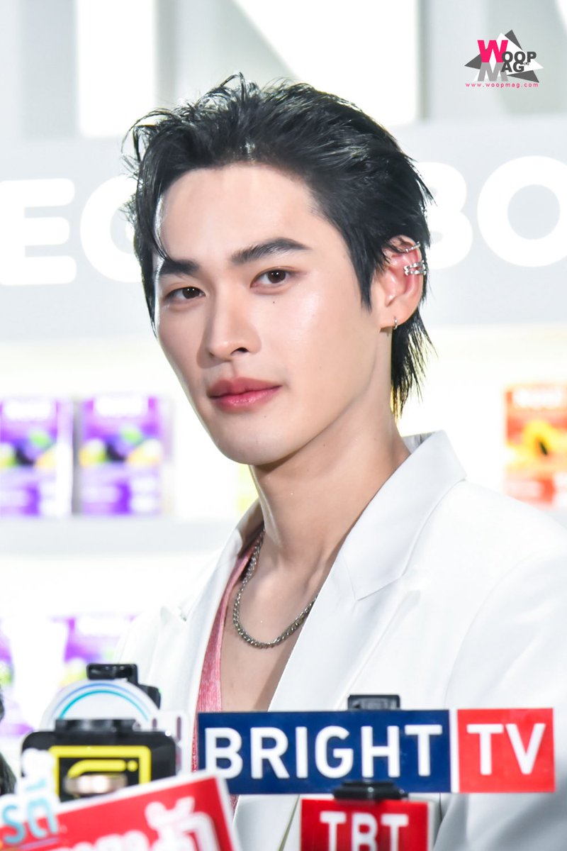 woopmag's tweet photo. “เก้า นพเก้า” ช่วงให้สัมภาษณ์ในงาน Vitafoods Asia 2025 

NUUI X NOPPAKAO

#VitaFoodsAsiaxKao
#number_9th #เก้านพเก้า
#VitaFoodsAsia https://t.co/KC9K9Fuhfu