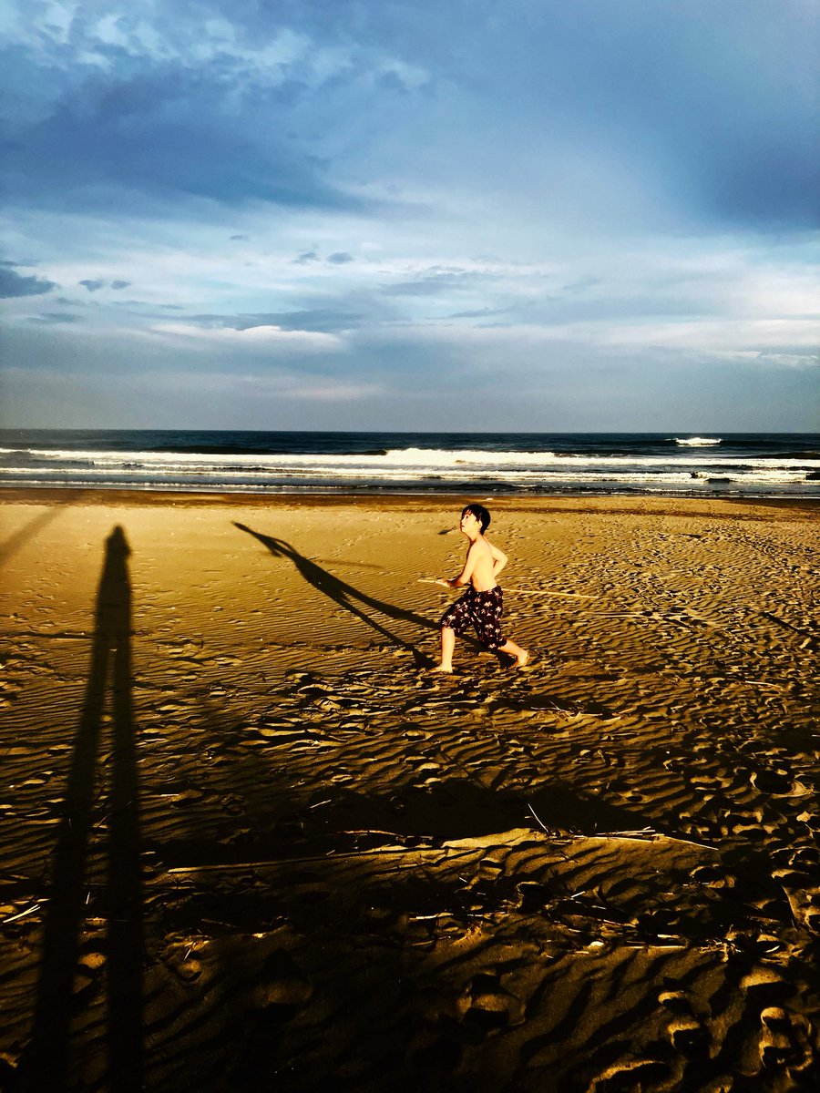 nakamuraayao's tweet photo. 梱包梱包返品の日…ヘトヘト
#photo #art #light #shadow #children #family #子供のいる暮らし #日々の暮らし #magame #chiba #skyblue #sea #sky #sand #seaside #oneday https://t.co/TROEqf5nN9