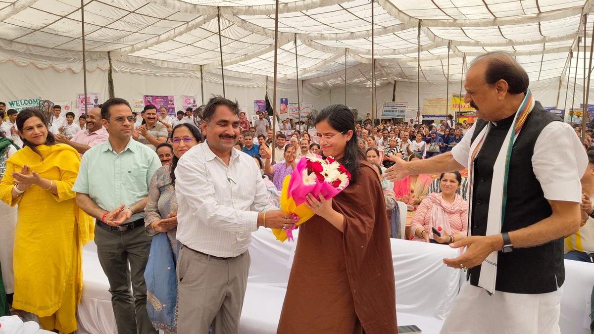 EosambaJk's tweet photo. Sewa parv inauguration ceremony at Samba fort by Honorable MLA and DC Samba 
@OfficeOfLGJandK 
@CM_JnK 
@dcsambaoffice 
@SudanAyushi 
@diosamba1 
@SwachhBharatGov 
@MoHUA_India 
@SwachhBharatGov 
@md_sbm 
@SwachhJk 
#SwachhtaHiSeva2025 
#SHS2025 
@JKHUDD1 @OmarAbdullah 
@jmcjammu https://t.co/DuyJ09Y3W1