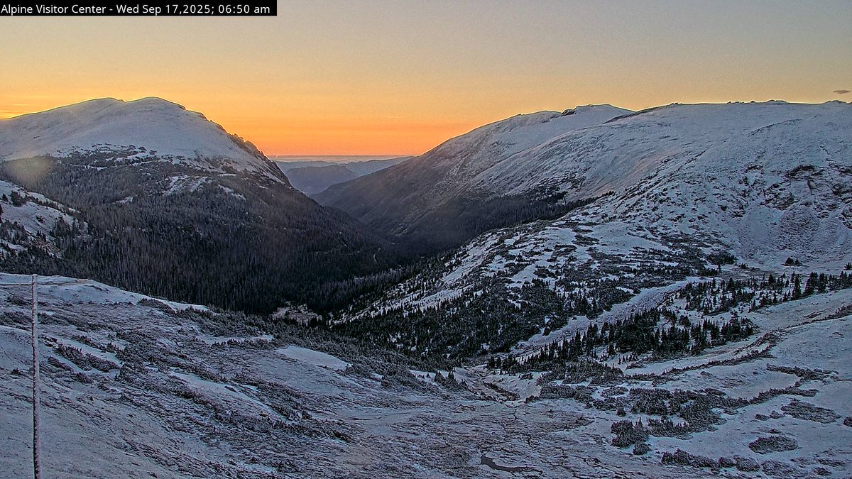 BianchiWeather's tweet photo. Oh yeah… @RockyNPS absolutely showing off this morning! 

Fresh snow at 11k and above in the mountains this morning!

#COwx https://t.co/P3iOS38IFZ