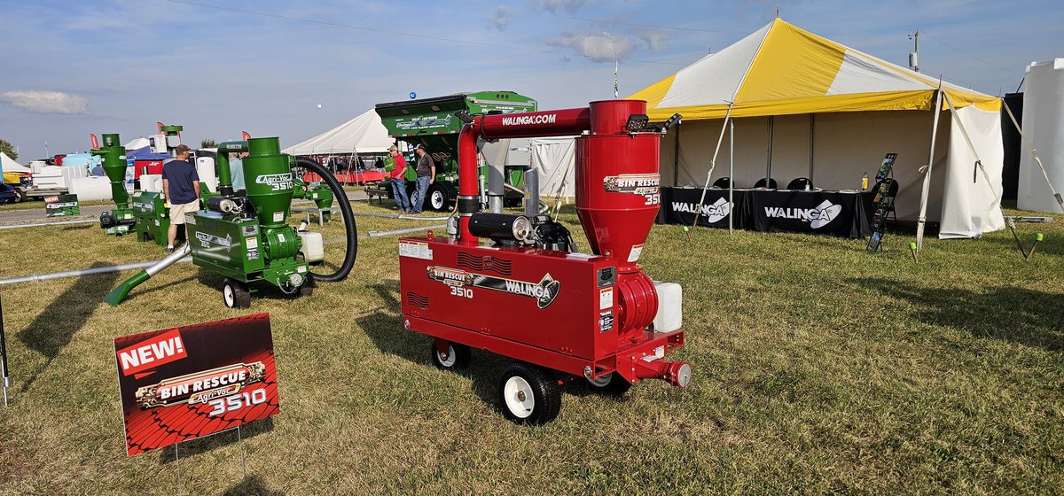 This week, the #walinga team is also out at the #FSP25 Ohio Farm Science Review.  Stop on in at booth 759 and see our live #ultraveyor #pneumaticconveying demonstration and the latest in feed trailer tech. #onelegendarytrailer #toughtobeatinthelongrun