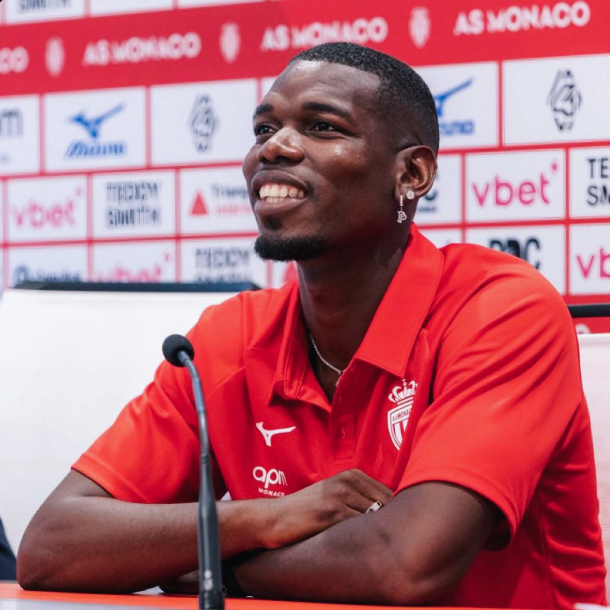 🇫🇷🇯🇵 Paul Pogba on Takumi Minamino:

Takumi is always the first one to arrive at training and the last to leave. I’ve never seen a player so disciplined yet enjoying football so much at the same time. That’s something I need to learn from him.

When you watch him play, you can