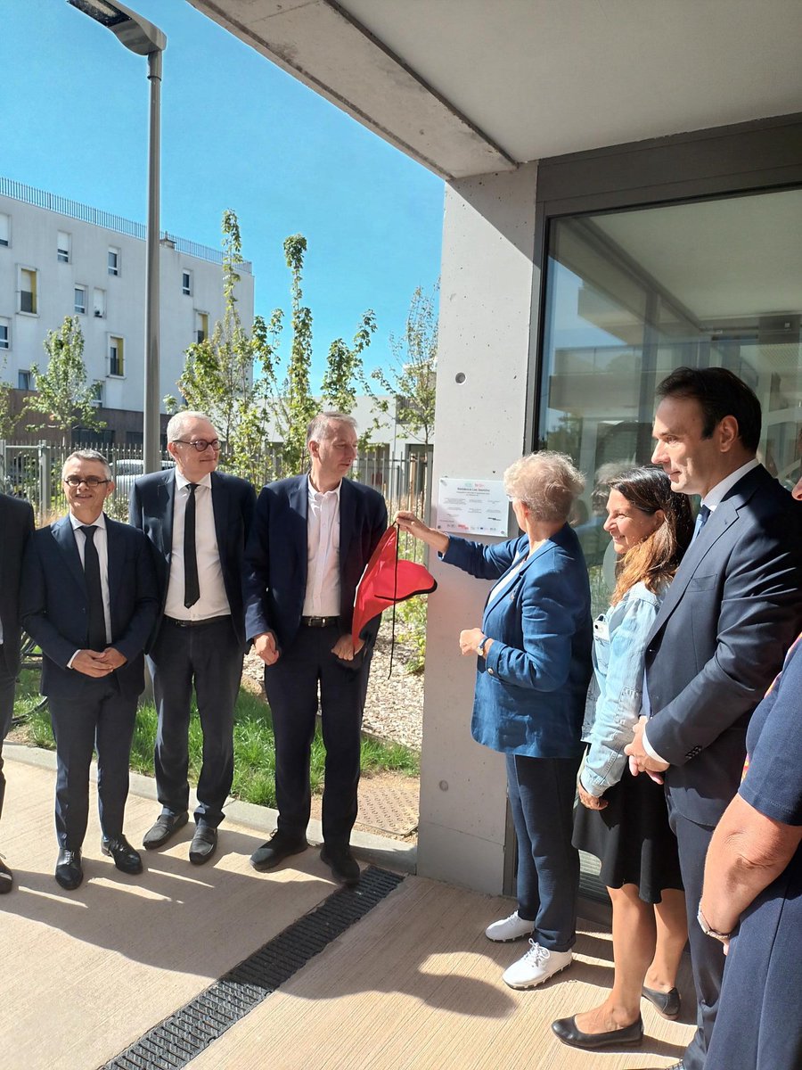ARS Auvergne-Rhône-Alpes (@ars_ara_sante) on Twitter photo #GrandAge📍69 | Inauguration de l’EHPAD Les Jasmins à Bron porté par <a href="/GroupeACPPA/">GroupeACPPA</a>
🏡Structure de 80 places offrant une prise en charge complète (permanentes & temporaires) en réponse à #AAP conjoint ARS & <a href="/grandlyon/">Métropole de Lyon</a>
📩Soutien ARS : 2,07 M€ via le plan d’aide à l’investissement #GrandAge📍69 | Inauguration de l’EHPAD Les Jasmins à Bron porté par <a href="/GroupeACPPA/">GroupeACPPA</a>
🏡Structure de 80 places offrant une prise en charge complète (permanentes & temporaires) en réponse à #AAP conjoint ARS & <a href="/grandlyon/">Métropole de Lyon</a>
📩Soutien ARS : 2,07 M€ via le plan d’aide à l’investissement