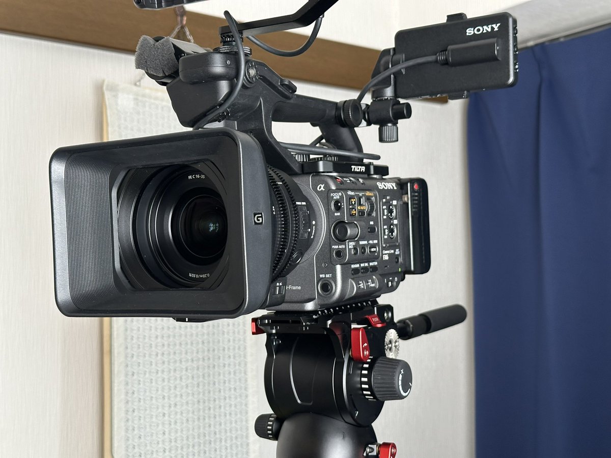 【映画チーム作ります🔥】
23歳俳優の末永健人です。
映画好きのおじさんに、映画を作りたいと話したら、まさかの500万円分の機材を提供してくれました🫨
今後は知識の無い0からのスタートを発信します！
アカデミー賞目指して頑張るぞ🙌
#全部署募集中です
#拡散希望
#助けてください
#映像志望に届け