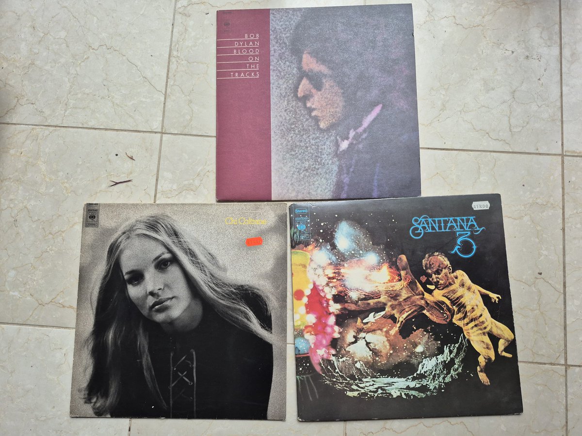 Today's #chazza haul, it's a good one!
Blood on the Tracks, expensive at 15 euros but it's minty mint tbf.
Santana 3rd, used to have it and lost it.
No idea about Chi Coltrane. Related to John Coltrane?