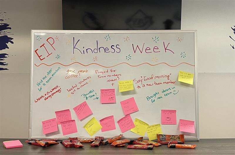 EliteIP's tweet photo. Small acts, big impact 🌟 Our team marked Kindness Week with daily reminders to be kind to ourselves &amp; each other, sharing positivity on our kindness board, and enjoying KIND bars to close out the week 💛 #ChooseKindness #TeamEIP https://t.co/iFQOU77y0g