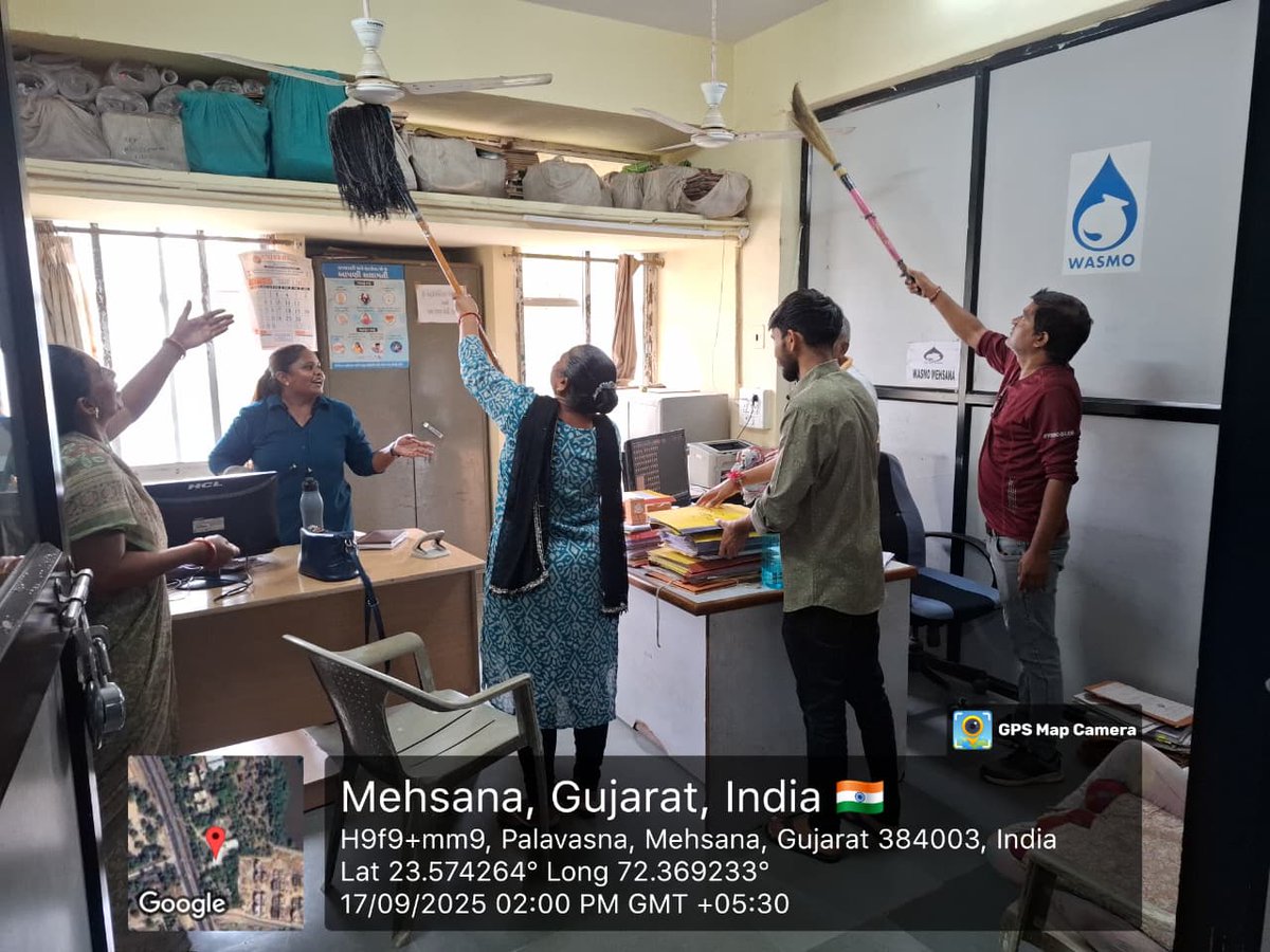 WSDGujarat's tweet image. Under the ‘Swachhata Hi Seva’ and ‘Poshan Maah’ campaigns, the @WSDGujarat commenced the first day with office and surrounding area cleaning. 
#PoshanMaah2025
@jaljeevan_ @CMOGuj  @PMOIndia @MinistryWCD