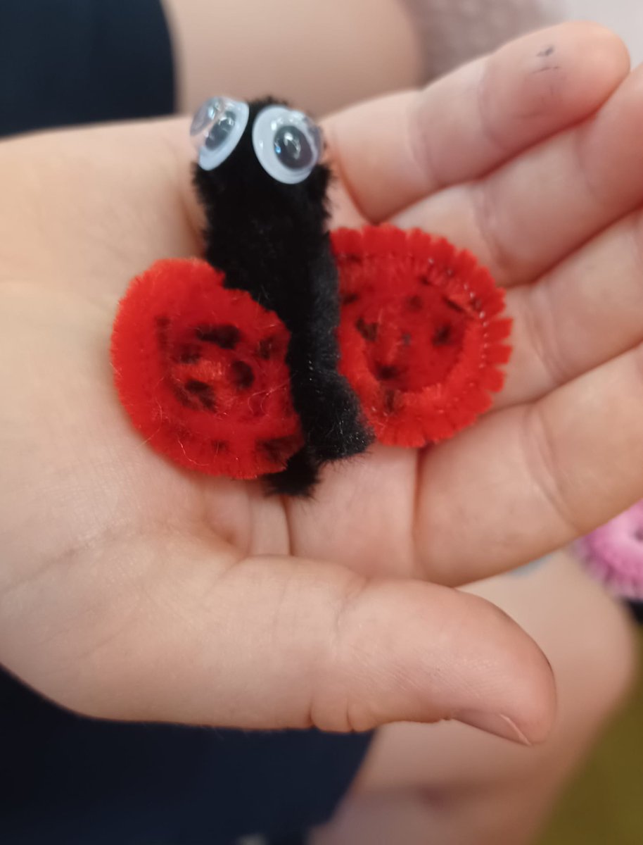 FarnhamLibrary's tweet image. Show some love for these beautiful pipe cleaner creations! 🦋🐞🐍🐝

A big thank you to all the very creative and talented families who participated in the pipe cleaner craft event last month at Farnham Library! 

@SurreyLibraries 
#FarnhamLibrary #Farnham #SurreyLibraries