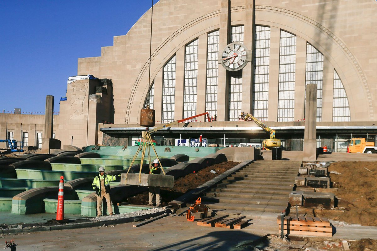 prusconstruct's tweet image. Union Terminal stands strong today thanks to the dedication of our crews. Thank you for preserving what matters.
#ThanksForBuilding #ConstructionAppreciationWeek #PrusProud