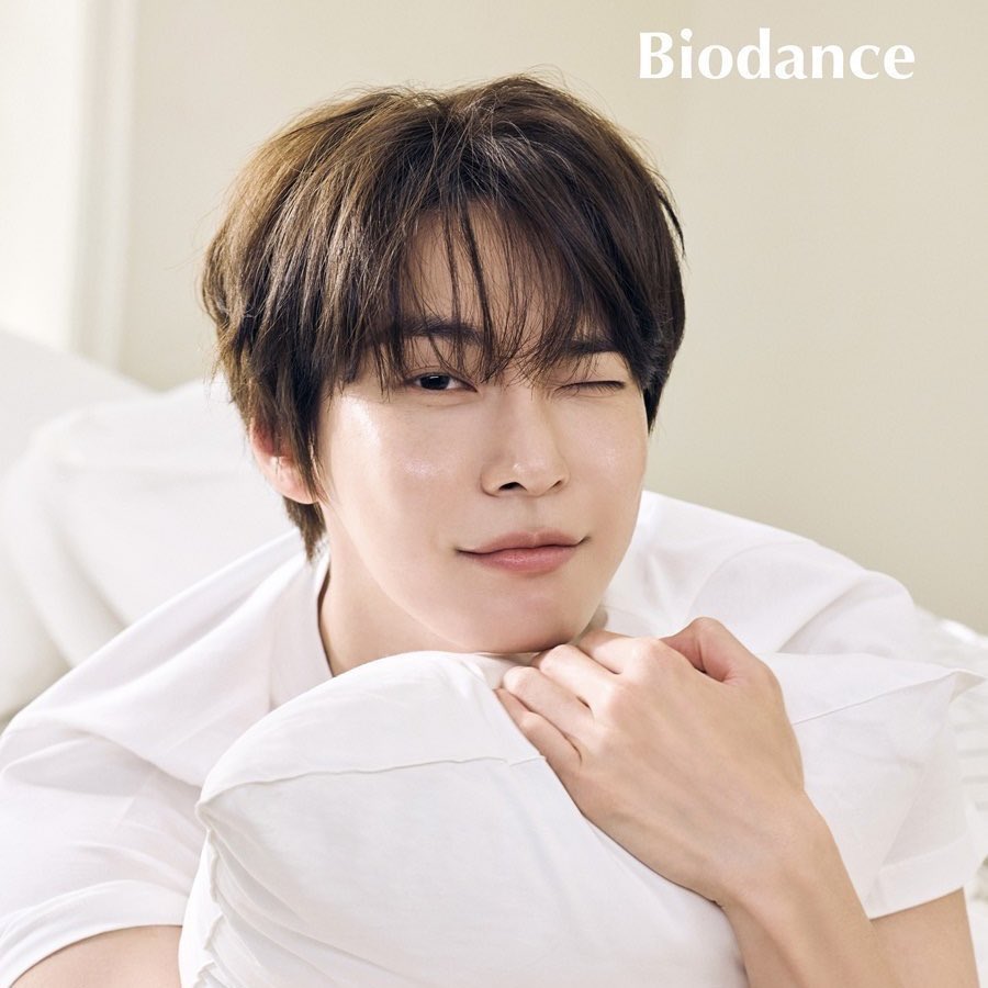 ツヤツヤ白肌にシンプル白T着てるドヨンさんほんと良すぎるんだよな