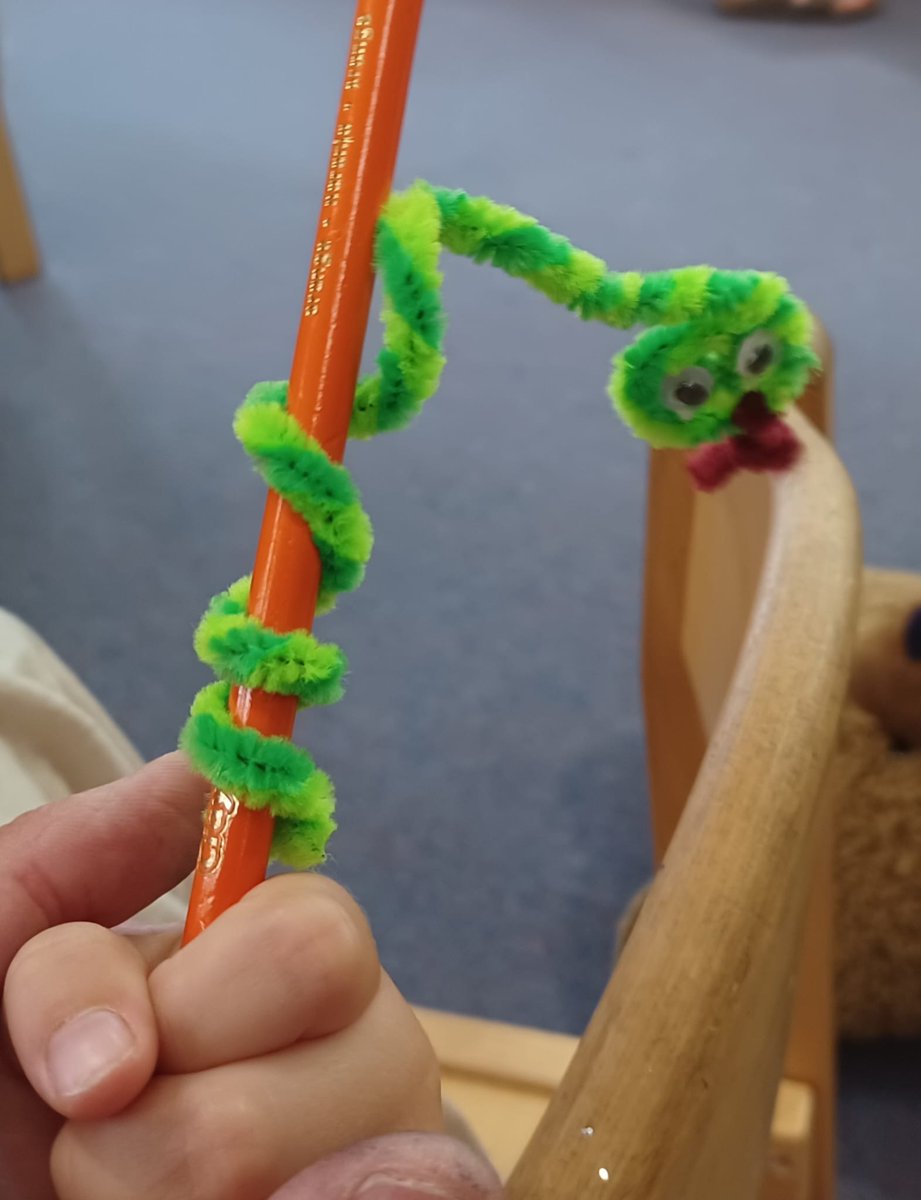 FarnhamLibrary's tweet image. Show some love for these beautiful pipe cleaner creations! 🦋🐞🐍🐝

A big thank you to all the very creative and talented families who participated in the pipe cleaner craft event last month at Farnham Library! 

@SurreyLibraries 
#FarnhamLibrary #Farnham #SurreyLibraries