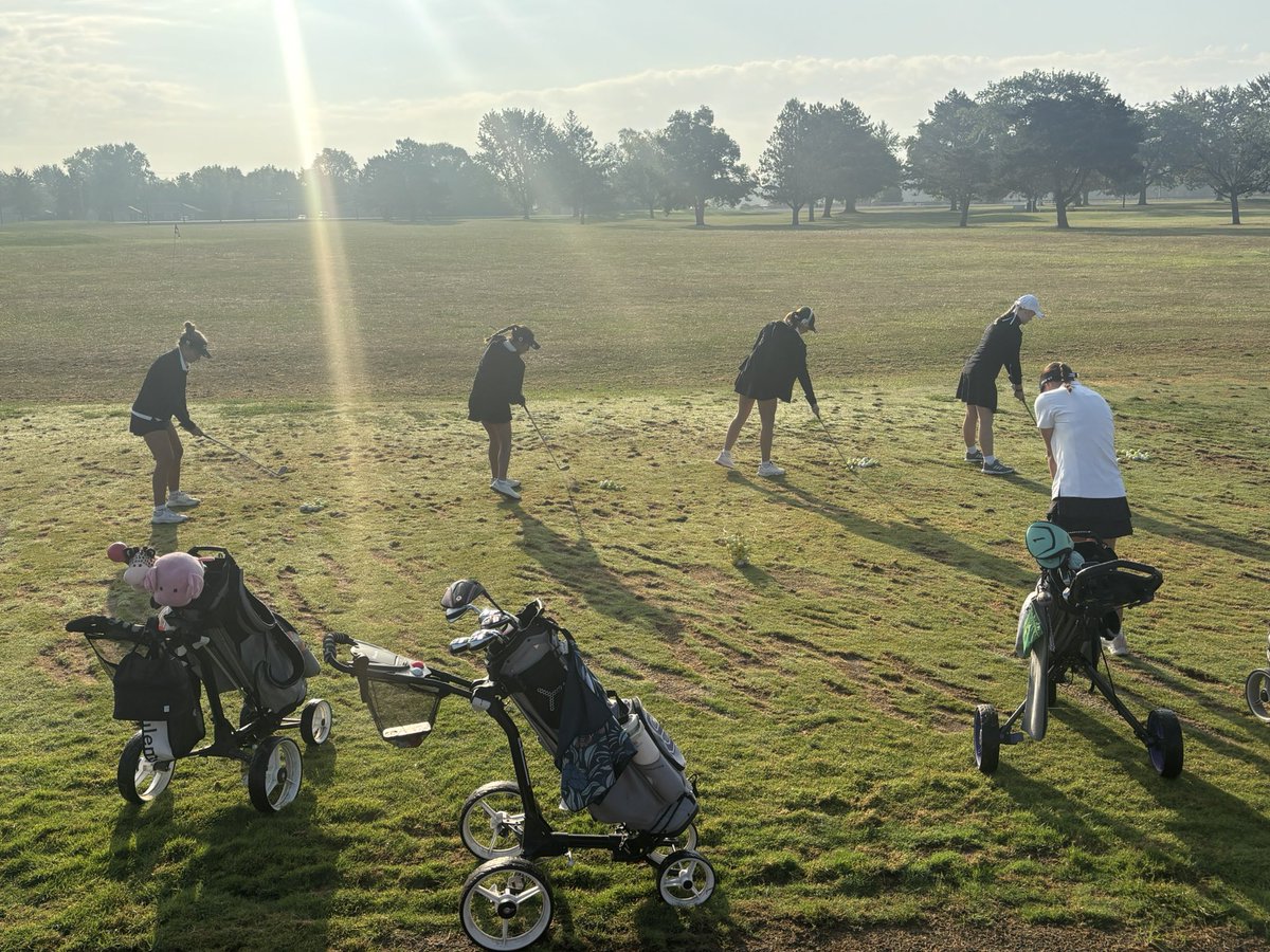 The Bulldogs have arrived at the NWOAL Golf Championship and are getting locked in. #GoDogs
