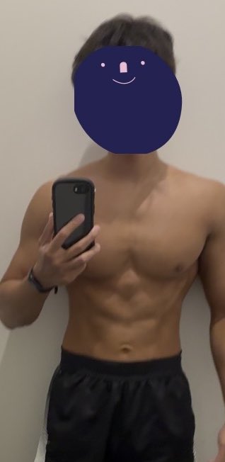 TK_BodyBuilding's tweet image. あまり載せたくないけど、備忘録として今年のビフォーアフターを。。
9ヶ月かけてマイナス25キロ。

やったことは
①筋トレ
②しっかり歩く(1日10,000歩目安)
③マクロファクター(@macrofactorjp )で食事管理。

←95キロ           70キロ→