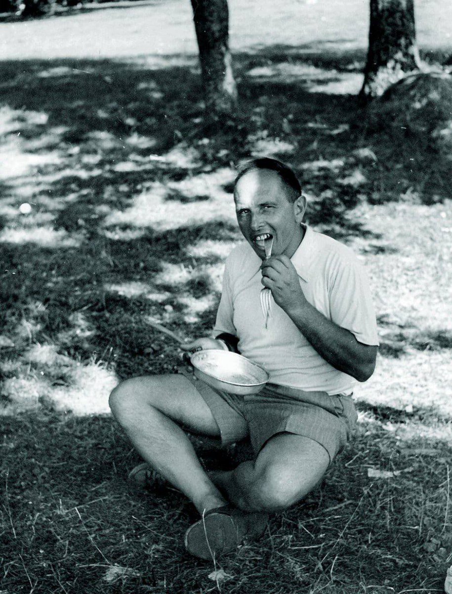 Zboczeniec i kurdupel (159 cm) Bandera wyglądał tak: