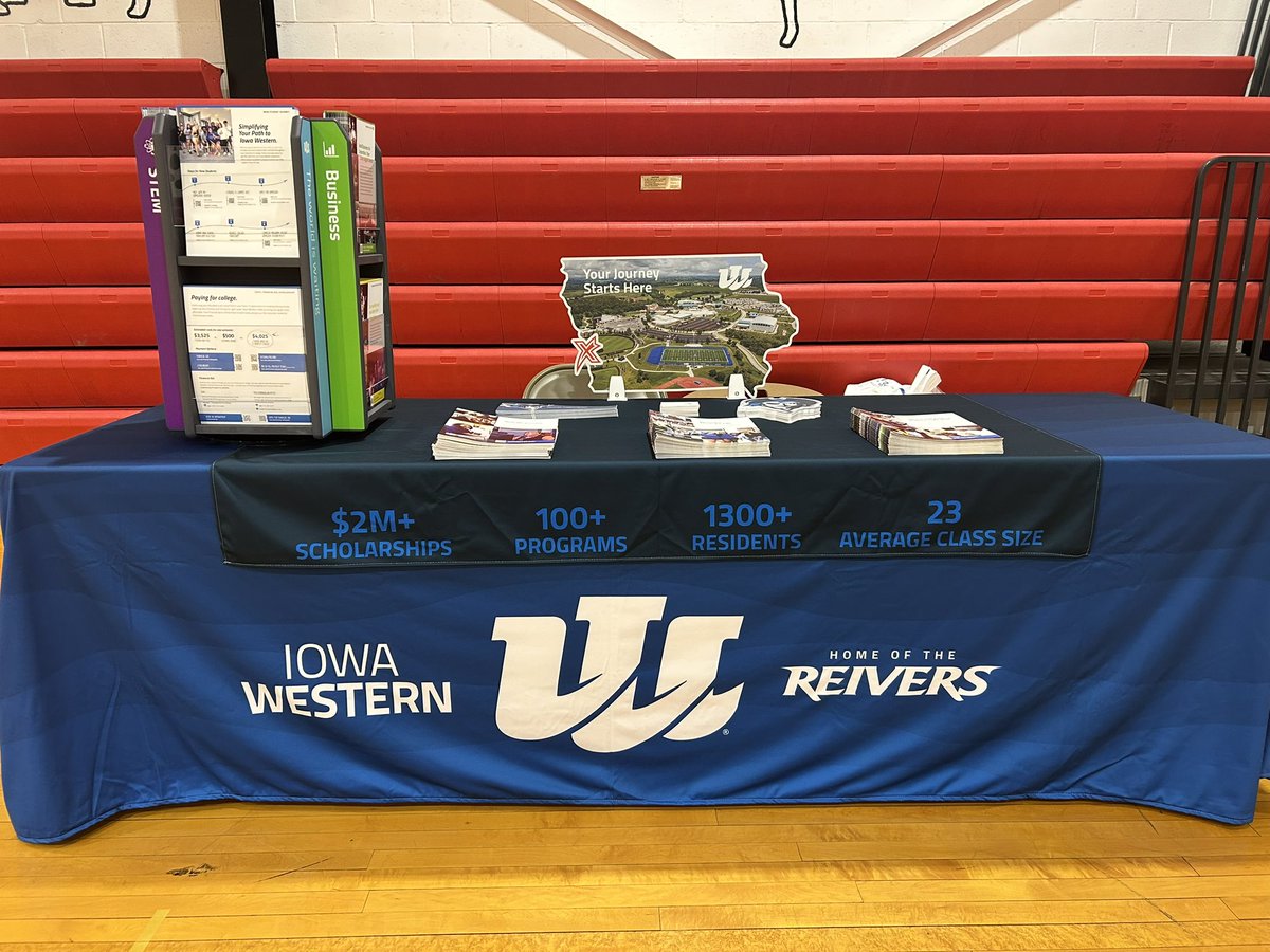 New table vibes! 🤩

Bring on fair season! Can’t wait to meet students and talk to them about their future! 🌎 

#IowaWesternCC #CollegeFair #LetsRecruit #TheWorldIsWaiting