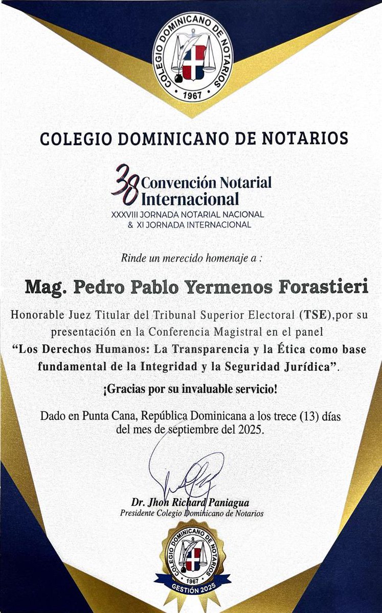 Complacido de haber participado en la Convención Notarial en un panel junto a prestigiosos notarios nacionales e internacionales!