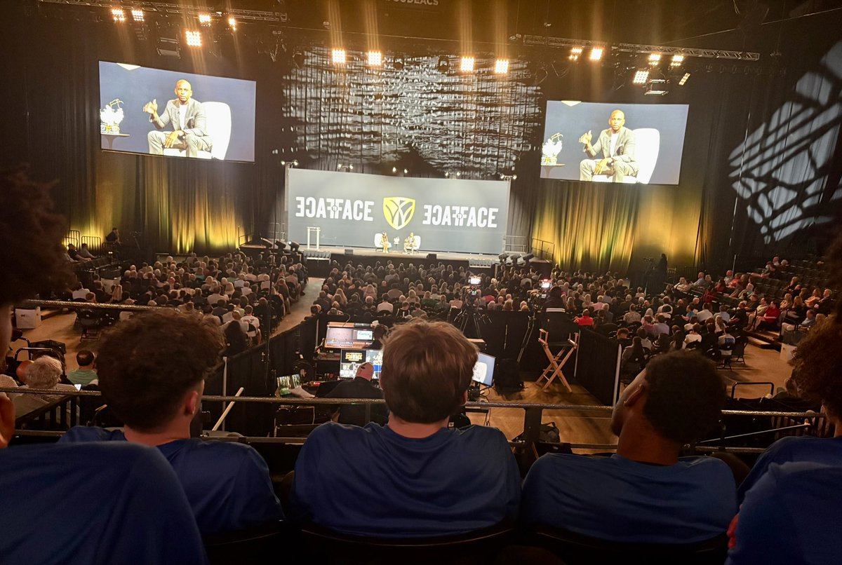 Last night, our men’s basketball team had the opportunity to hear from Winston Salem legend &amp; NBA point guard, <a href="/CP3/">Chris Paul</a>!

Thank you <a href="/FacetoFaceWFU/">Face to Face Speaker Forum</a> for this memorable night &amp; thank you CP3 for all you do for this community! 

#APlaceOfPromise