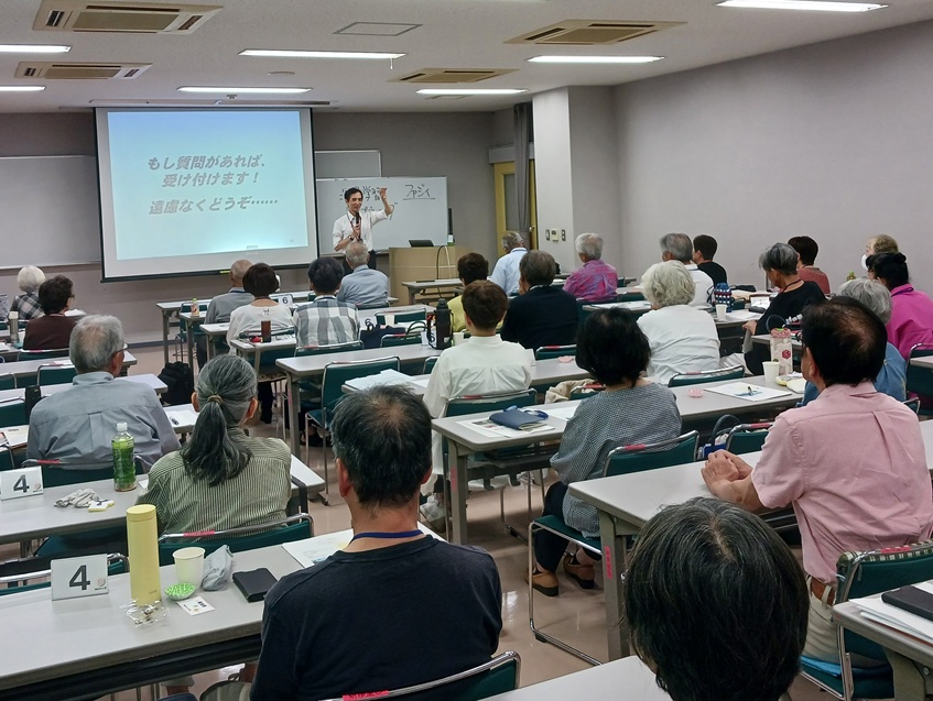 SadaiBce_Wakuya's tweet photo. 先週末は、「ゆめさが大学」の唐津校大学院で出前講義。
数年前の「夢ナビTALK」をベースに、毎年、新しい話題を追加。今回は、昨年度のノーベル物理学賞に言及した。最近は、生成AIも外せない!?　いつもとは違う年代の聴衆から鋭い質問が舞い込み、大いに刺激をいただいた。
https://t.co/djLSj2ArwB https://t.co/skQhPEPXPU