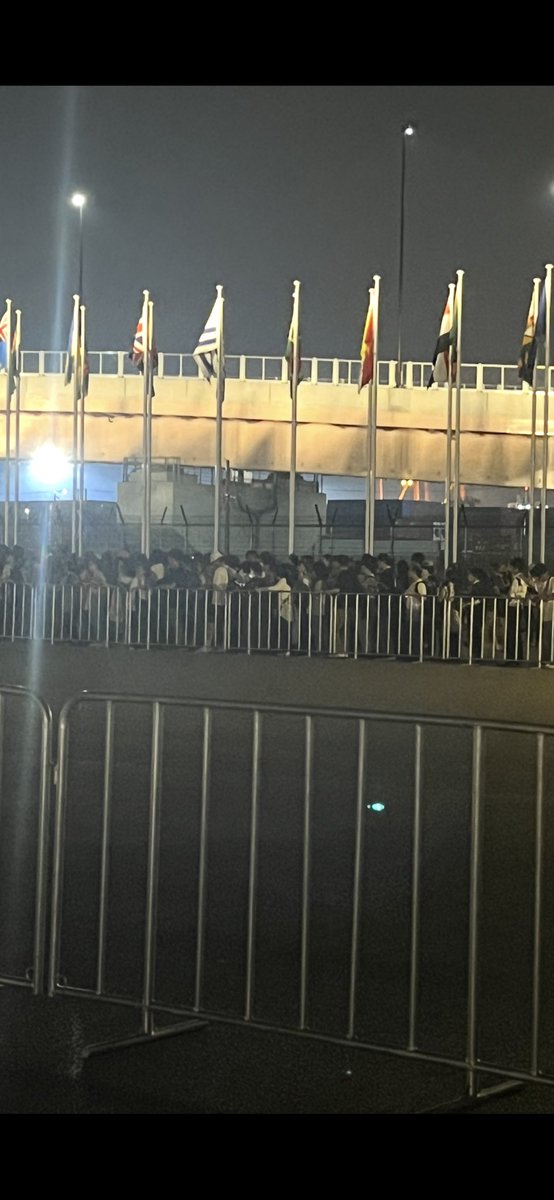 yasuniv's tweet photo. だいぶ進んだけど、まだ第一コーナーで渋滞中 https://t.co/dBoVdr4kzt