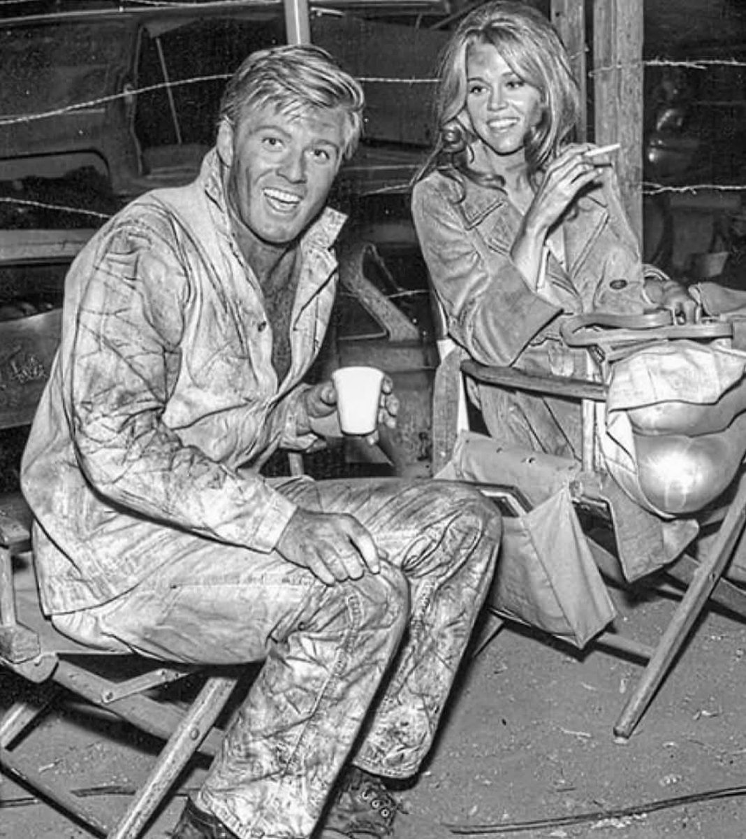 OrnellaVanoni's tweet photo. Robert Redford era bellissimo, bravissimo, defilato da ogni intrusione alla sua vita privata. E morto nel sonno, questa è l’unica cosa che mi può dare pace nei suoi confronti. https://t.co/VTFhJskqdr