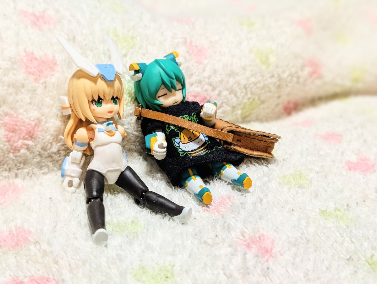 fakatayan's tweet image. バーゼだよ…
シルフィーちゃんなのだ…
#DTA
#デスクトップアーミー
#FAガール