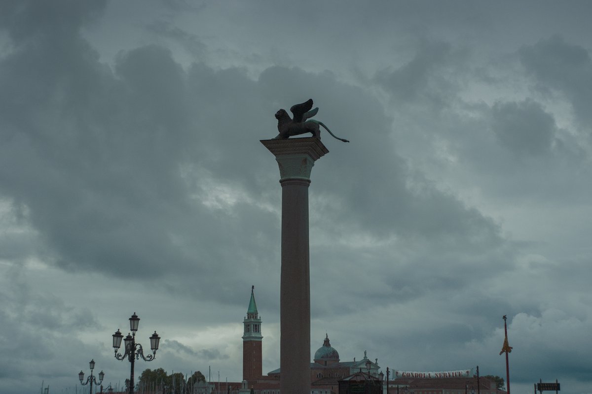 _ev's tweet image. Memories of Venice...
Vintage Leica glass.