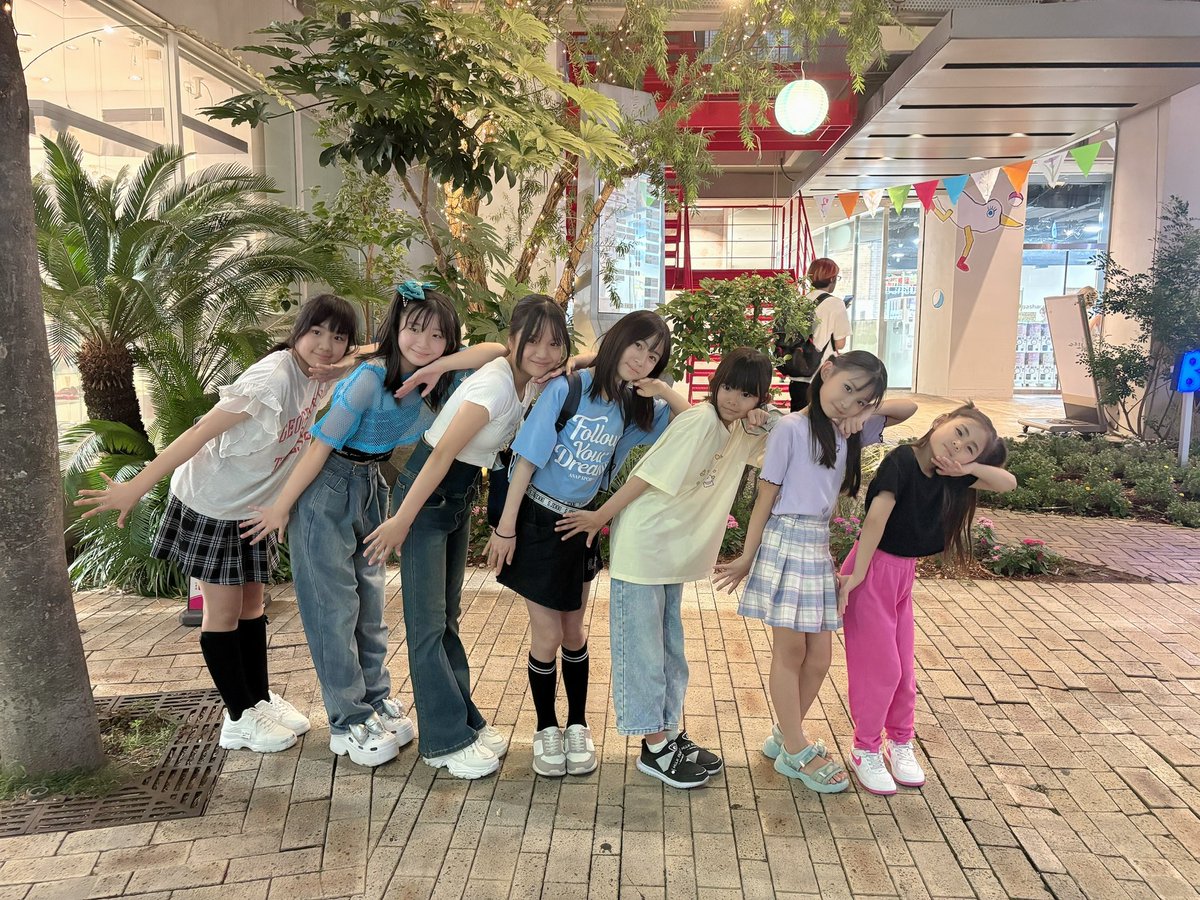 ライブ前の最後のレッスン！
みんなで写真撮ったよ✨️
ライブがんばるぞ！(*•̀ᴗ•́*)و ̑̑
チームKのみんなかわいくて大好き💖
#ちぃたん #ちぃたんぼんばーず #bombsOSK #アイドル #大阪アイドル #夢美かな #かな
