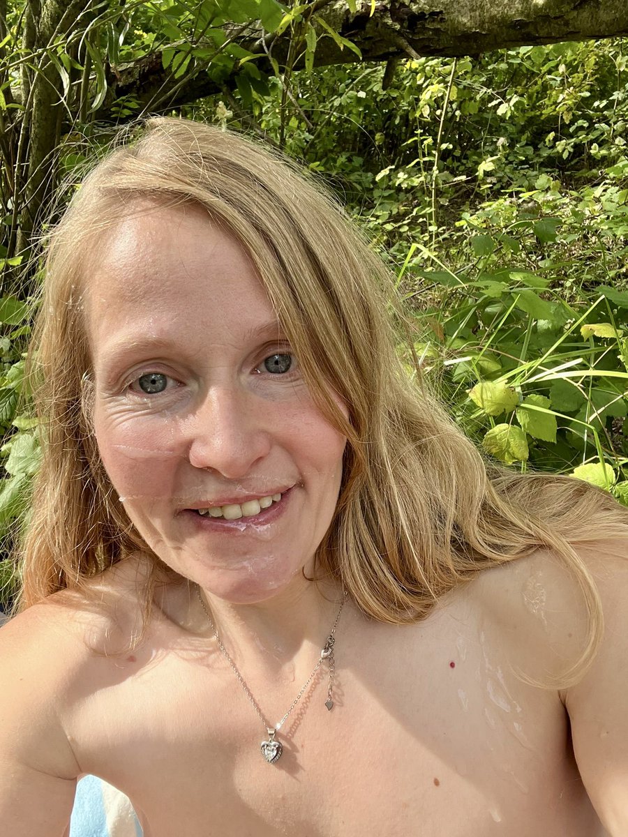 Keyholder Tina tweet media