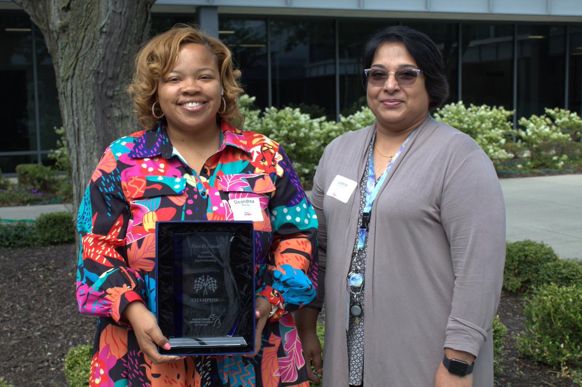Last month, #OaklandCounty Michigan Works! hosted its second Race to Talent event and awarded 16 local employers that have successfully launched 51 Registered #Apprenticeships. Read more about the event and awardees at tinyurl.com/5xuev2nf.