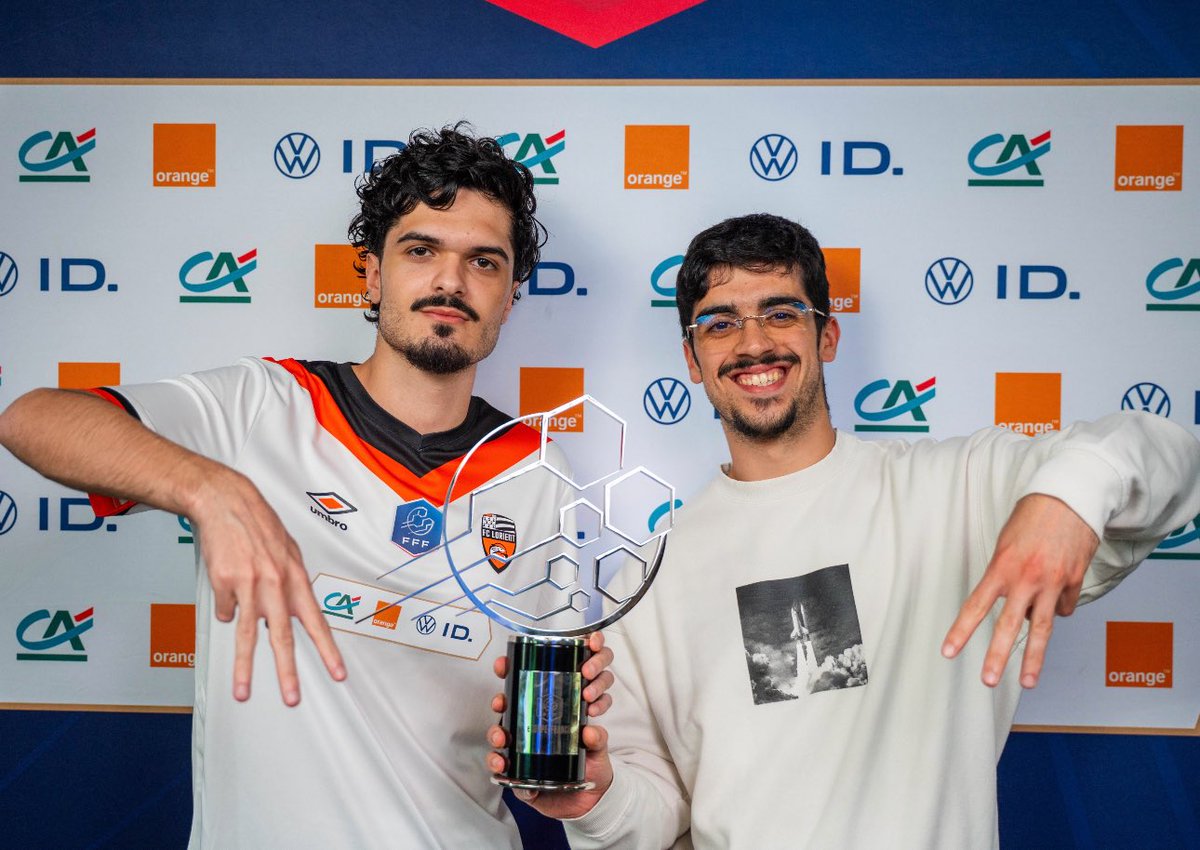 LJR (@ljr_peixoto) on Twitter photo Je quitte le <a href="/FCLorient/">FC LORIENT 🐟</a> et <a href="/Capricarolesque/">Naza eSport x Capricarolesque 🍇</a>.
Merci à eux pour cette saison incroyable, j’aurais pas pu espérer mieux.
<a href="/NazaBomaye/">N A Z A 🤙🏾</a> <a href="/AkiroFiFa/">Guewen Masson</a> @fouma__ ❤️
Annonce de mon futur prochainement 🔜
#WorkHardSmileLater Je quitte le <a href="/FCLorient/">FC LORIENT 🐟</a> et <a href="/Capricarolesque/">Naza eSport x Capricarolesque 🍇</a>.
Merci à eux pour cette saison incroyable, j’aurais pas pu espérer mieux.
<a href="/NazaBomaye/">N A Z A 🤙🏾</a> <a href="/AkiroFiFa/">Guewen Masson</a> @fouma__ ❤️
Annonce de mon futur prochainement 🔜
#WorkHardSmileLater