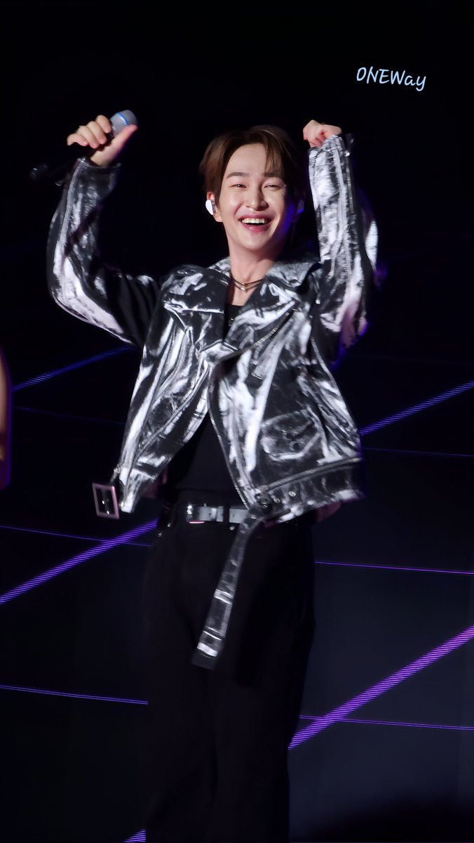 DeepOnew's tweet photo. 이진기 영원히 사.좋.행.함 !!!!!!!!!
악!!!
#온유 #ONEW #オニュ
#PERCENT #ONEW_PERCENT
#퍼센트 #온유퍼센트 #STAGEW https://t.co/VzUDiWdVkl