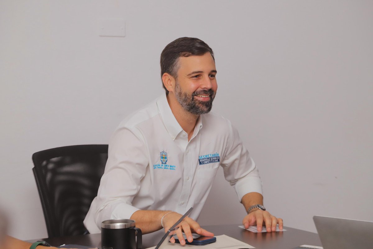 En reunión con el Consejo Noruego para Refugiados (NRC), en el marco del proyecto ADN Dignidad, exploramos cooperación para fortalecer emprendimiento, formalización y empleo digno desde la @santamartadtch,
<a href="/desarrollo_smr/">Secretaría de Desarrollo Económico</a> y la Agencia Distrital Pública de Empleo.