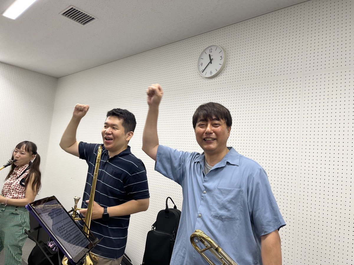 SwinginDevilsJr's tweet photo. 今週のBrass Honkersは、しばらくお休みしていたメンバーが復帰、そして新メンバーも迎えましたよ!10月からのイベントラッシュに向けて、基礎練も曲の練習もみっちり。近々イベントの告知をしますので、どうぞお楽しみに!
#SDJr
#brasshonkers
#メンバー募集中 https://t.co/LCnFi9aBiy