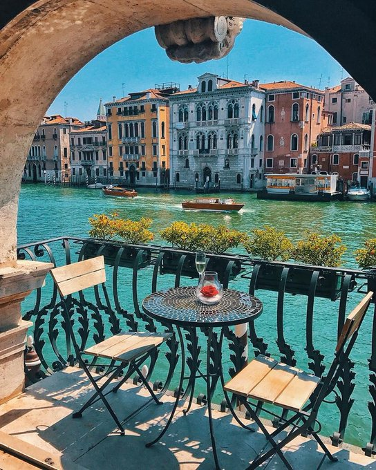 Alex_Inspira's tweet photo. 10 lugares sensacionales que hay que visitar al menos una vez en la vida :

1. Venecia, Italia 🇮🇹 https://t.co/LOQS2KrN9D