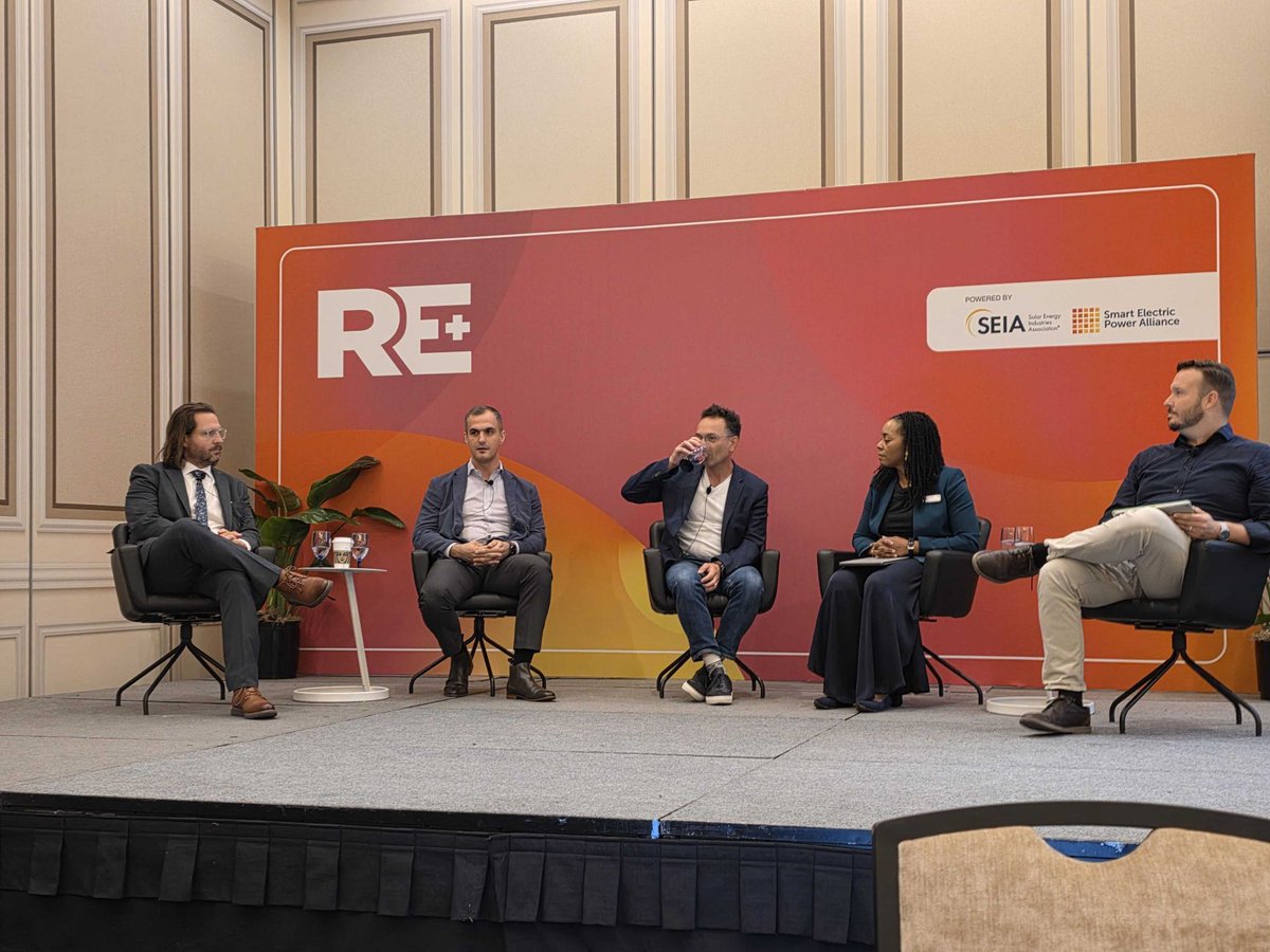 simple_thread's tweet image. We’re proud of Hadi for representing Simple Thread at RE+ 2025 on the panel “Leveraging Data and Automation to Accelerate Grid Integration and Interconnection.”
#REplus2025 #GridModernization #EnergyTransition #DataAndAutomation