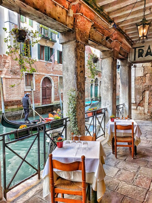 Alex_Inspira's tweet photo. 10 lugares sensacionales que hay que visitar al menos una vez en la vida :

1. Venecia, Italia 🇮🇹 https://t.co/LOQS2KrN9D