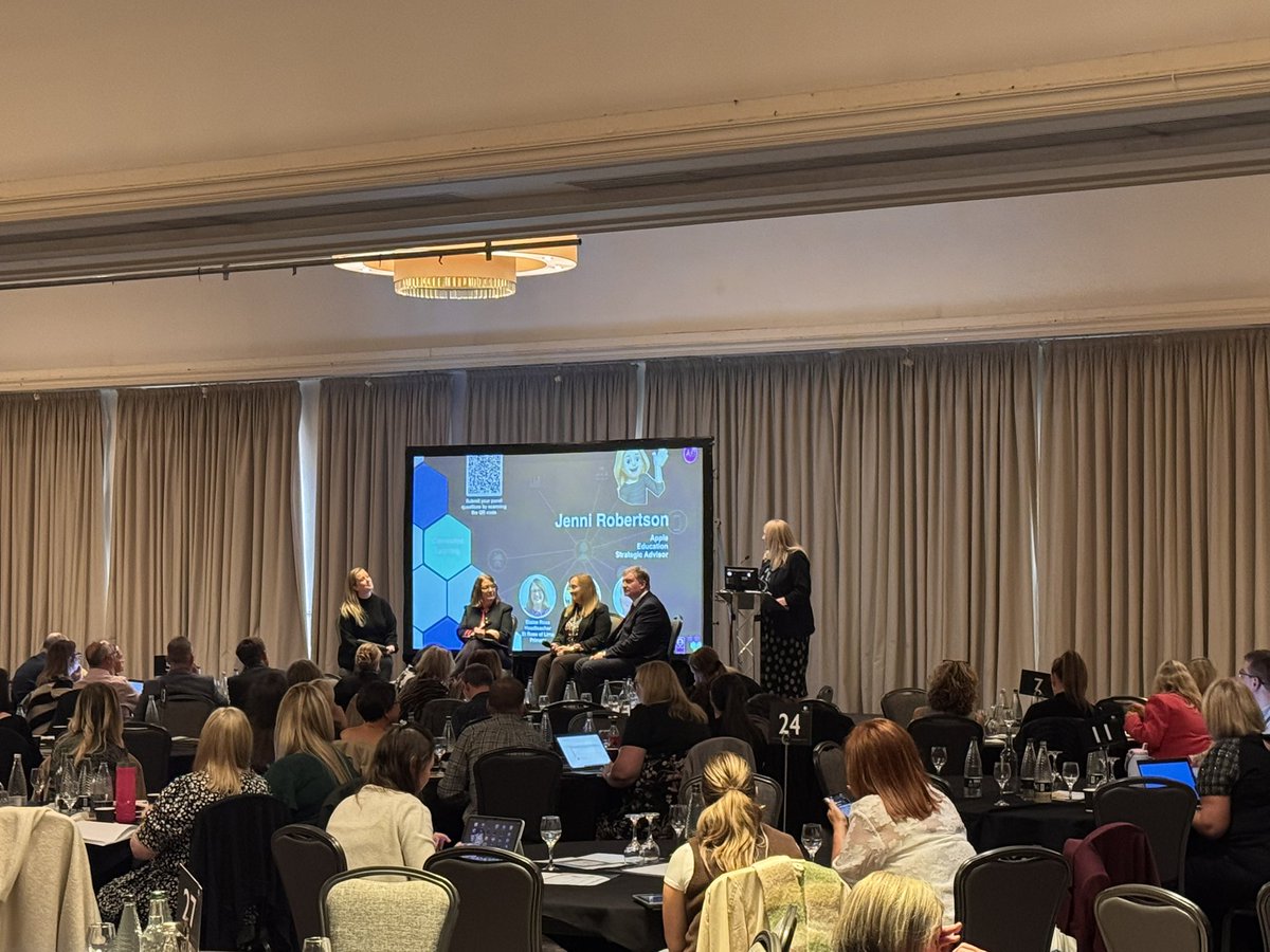 DL_for_All's tweet image. Final discussion of the afternoon #AllLearnersAllAchieving #ConnectedLearning conference led by @AppleEDU with a panel from of leaders from  @StBernardsPS @StRoseOfLimaPS &amp;amp; @castlemilk_high